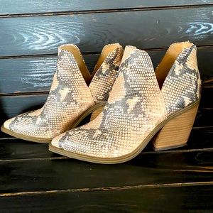 Vince Camuto Booties